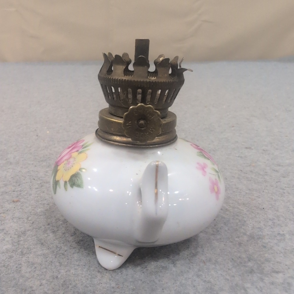 Miniature Porcelain Floral Oil Lamp White Pink Yellow Rose Gold Trim‎ NA308 - Picture 3 of 4